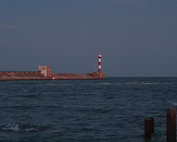 得物：潮流崛起易，信任坚守难