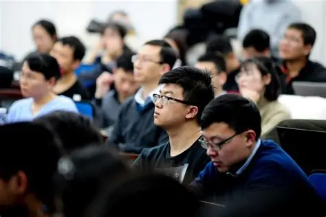 金融教育家：照亮金融素养提升之路的引路人