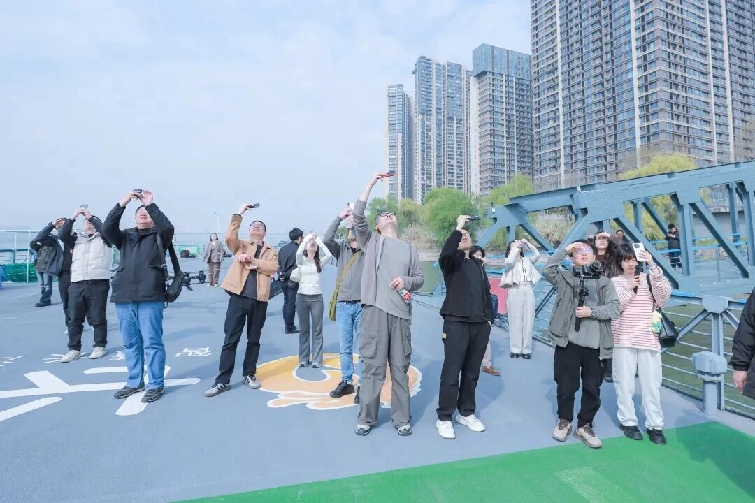 探秘鼓楼：“黑科技”点亮老城新篇